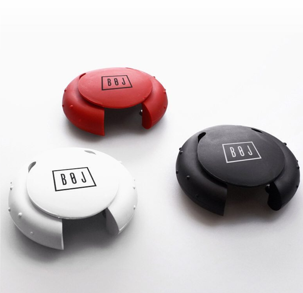 How to Use Cap-Cut Foil Cutters to Open a Bottle of Wine