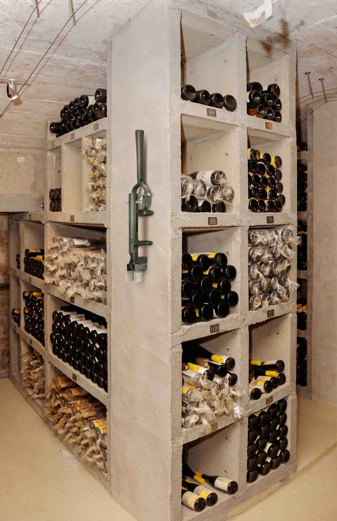BOJ Professional Wine Opener Black Wall Mounted Corkscrew 10406 wineopeners.shop