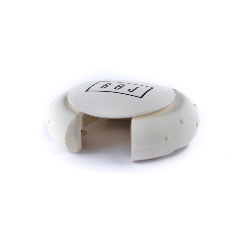 Cap Cut Foil Cutter (White) with Holder Made of Natural Cork Packaging - wineopeners.shop